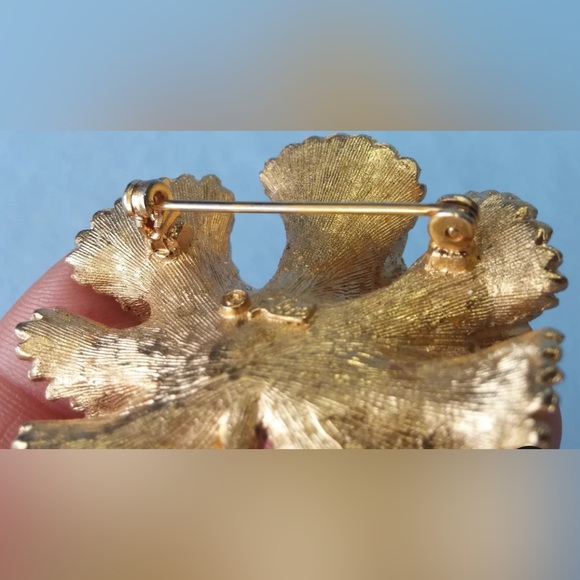 Coro Pegasus Geranium Leaf Pin Brooch Vintage - Picture 6 of 6
